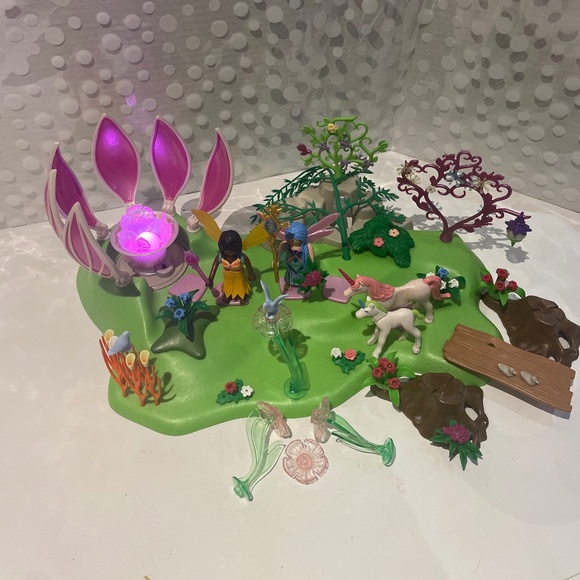 Playmobil 5444 🧚‍♀️Fairy Island with Jewel Fountain Playset - Picture 2 of 14
